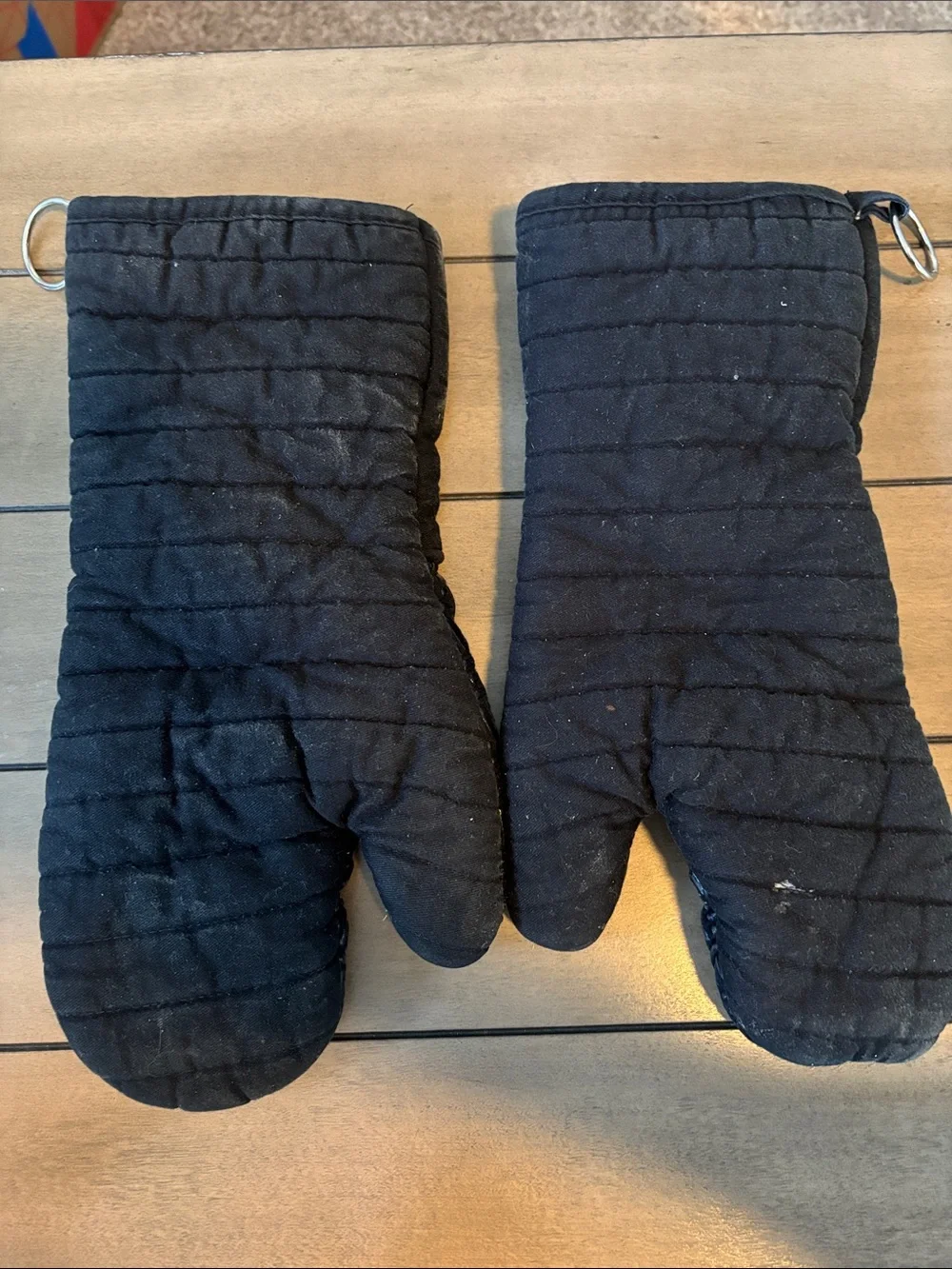 Teflon Black Heat-Resistant Oven Mitts